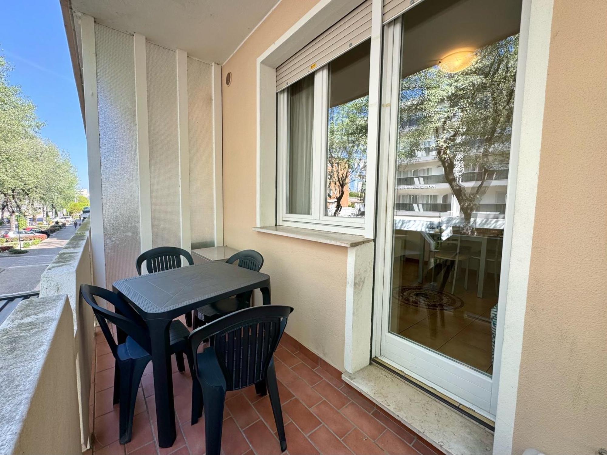 Condominio Bussola Bibione Exteriör bild